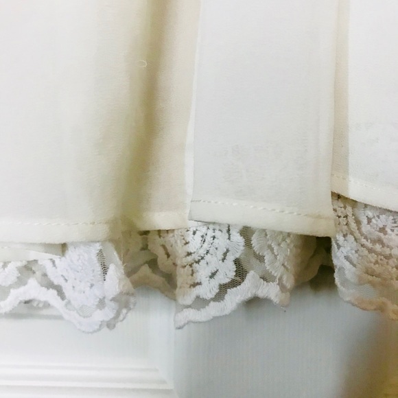 CUTEST WHITE DRESS EVER - Picture 4 of 4